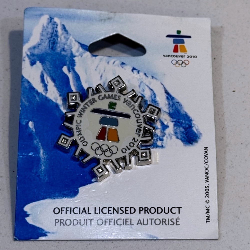 Vancouver 2010 Olympic Winter Games Snowflake Inukshuk‎ Lapel Pin Artiss Aminco